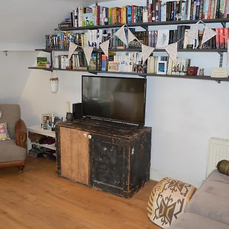 Top Floor Central 2 Bedroom شقة بريستول